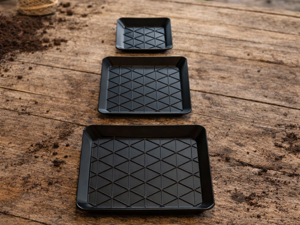 Miniatura 1 do modelo 3D Seed Starting Series: Square Plant Saucers