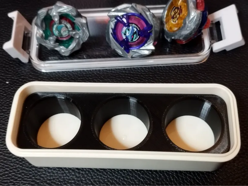 DAISO lunch box converted into a Beyblade X case