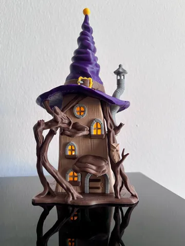 Adorno temático: Wizard's Gnome House with Glowing Windows — vista de referencia 2