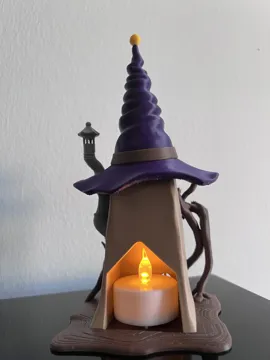 Adorno temático: Wizard's Gnome House with Glowing Windows — vista de referencia 3