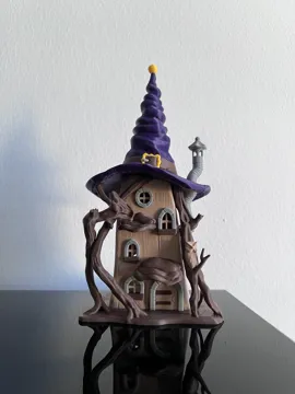Adorno temático: Wizard's Gnome House with Glowing Windows — vista de referencia 4