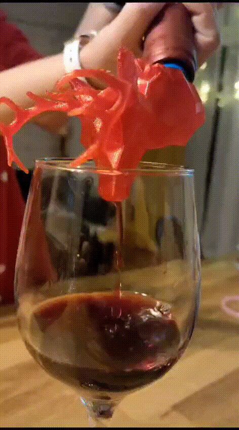 Wine pourer with Deer - wine stopper