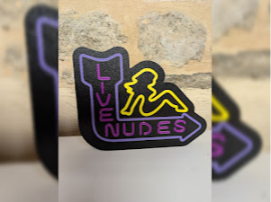 Lightbox "Live Nudes" – L'esprit néon vintage
