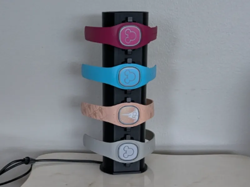 Disney MagicBand Plus 4-Slot Charging Stand
