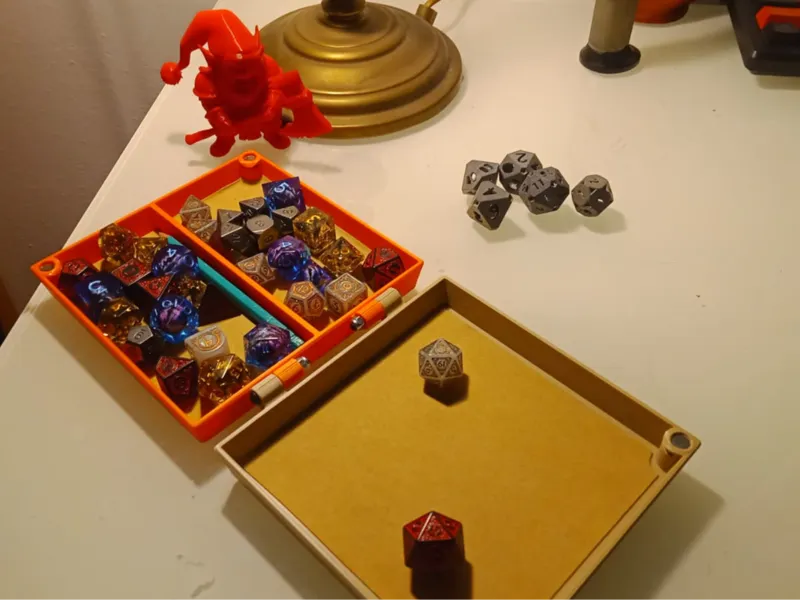 Magnetic All-in-One Dice Box & Rolling Tray