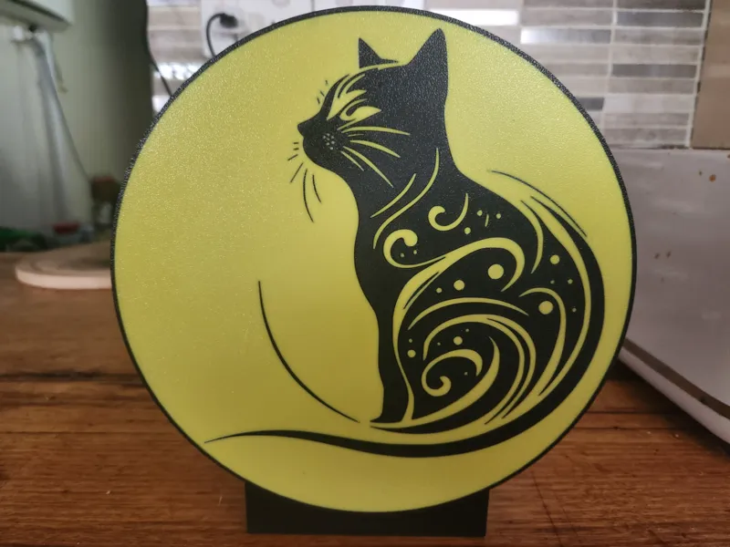 Elegant cat lightbox