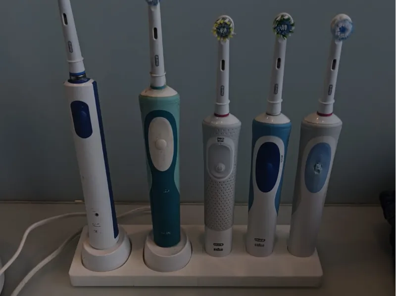 adaptive tooth brush organiser