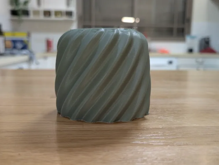 TwistWave Planter