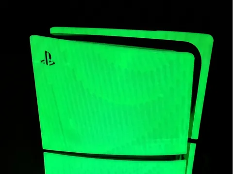 Accesorio para filamento: Glow-in-the-Dark PS5 Side Panels – Slim & Original — referencia de MakerWorld