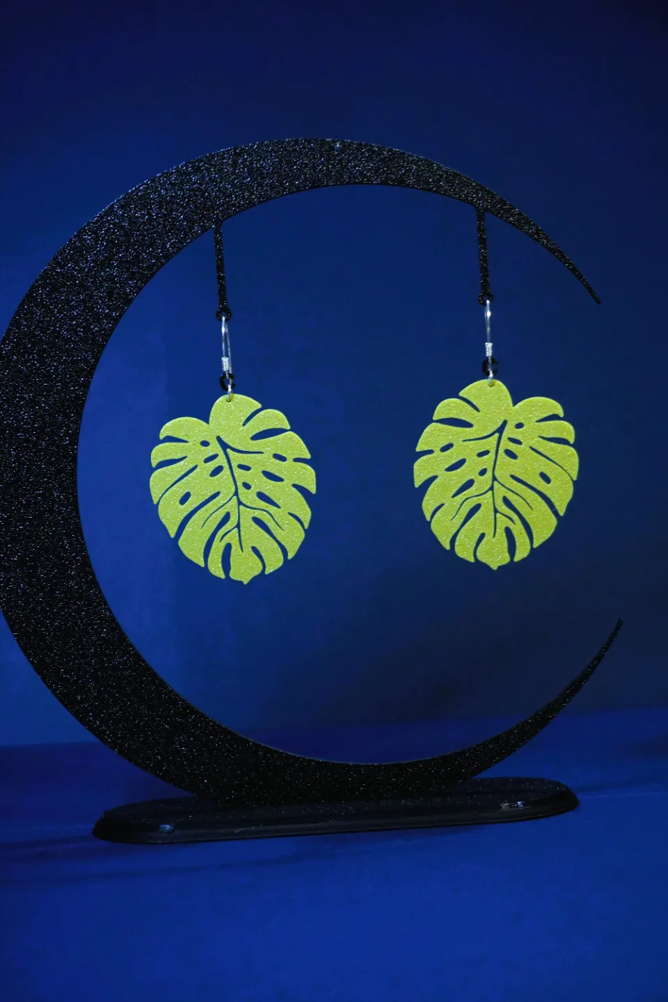 Monstera earrings view 2