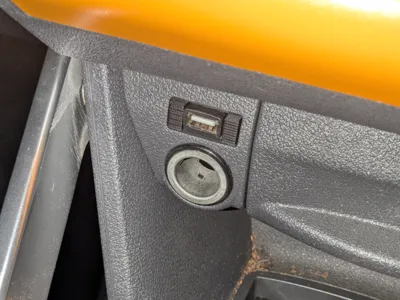 USB Plug Mount for VW Caddy