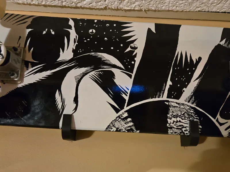 HORIZONTAL SKATEBAORD WALL MOUNT