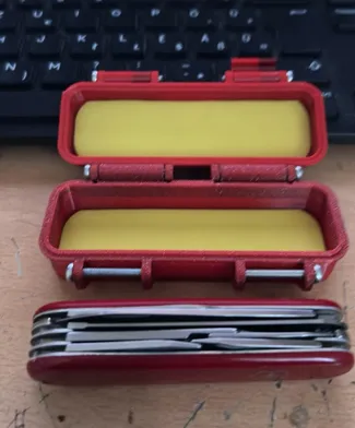 Victorinox Huntsman V2. box