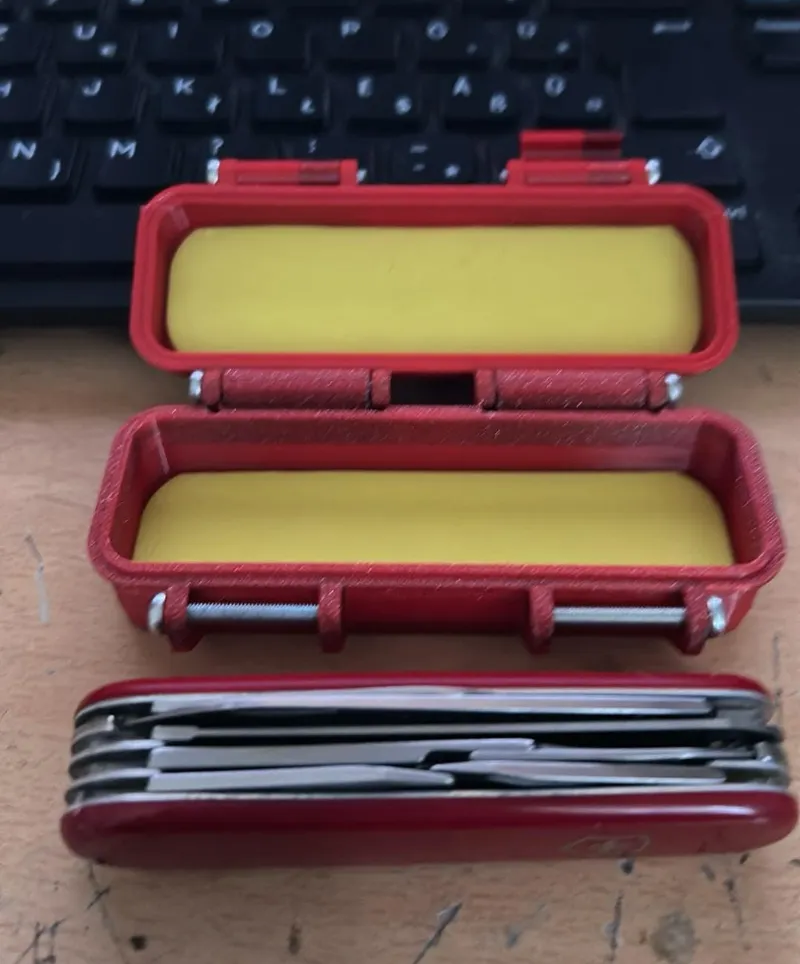 Victorinox Huntsman V2. box