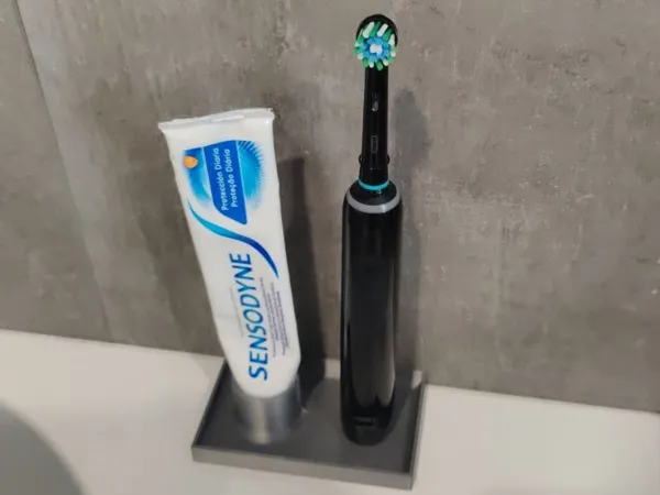 Porte-brosse à dents et dentifrice Oral-B