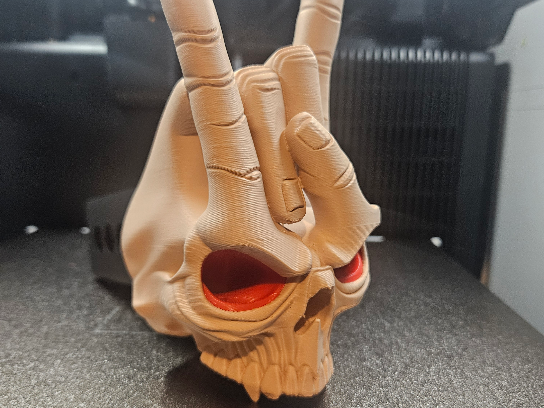 Rocker skull hitch cover