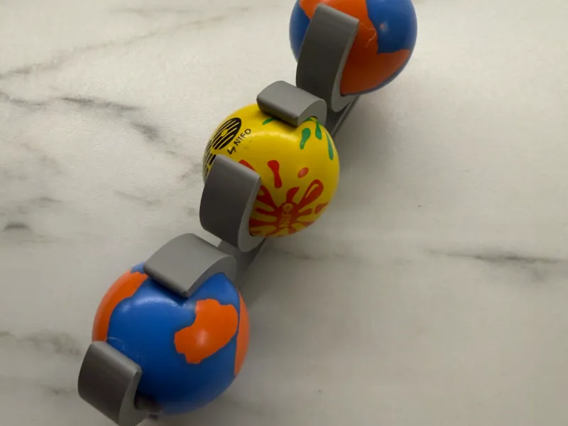 Minigolf bollhållare.