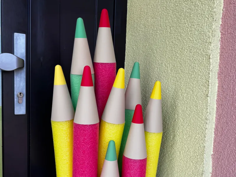 Giant pencil tip for pool noodle