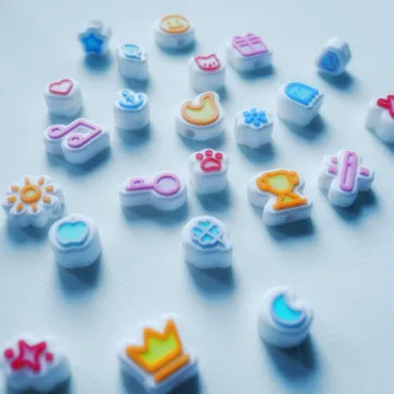 Letrero o emblema decorativo: Funny Beads for Hoodies & Bracelets — vista de referencia 5