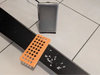 Ski scraper