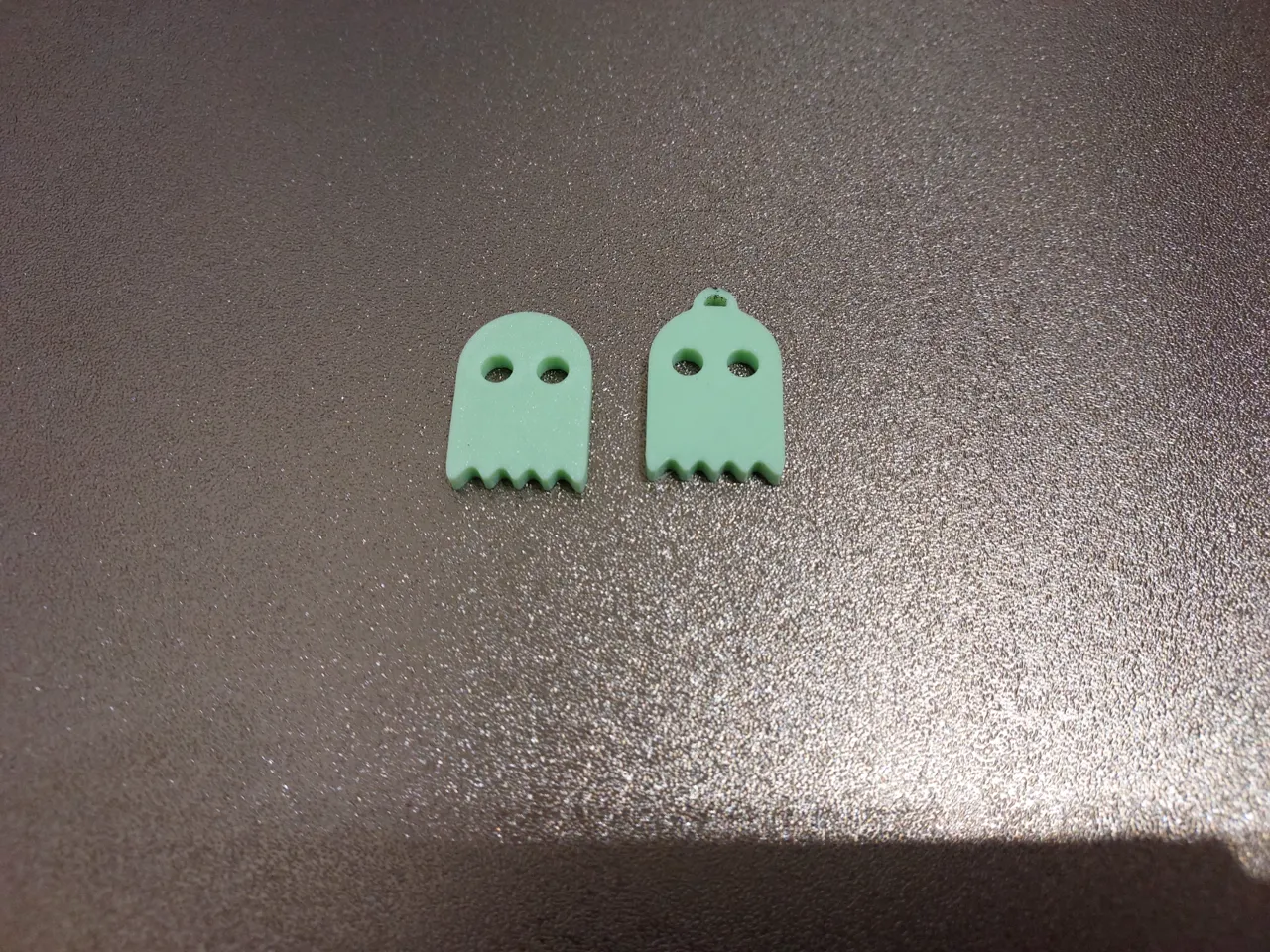 Halloween KEYCHAIN/ Earring Ghost view 3