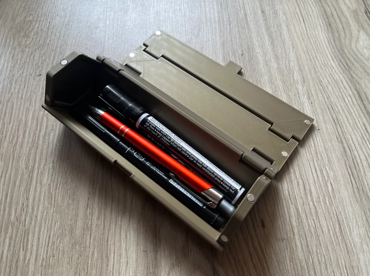 Hexagonal magnetic pencil case (print-in-place) view 2