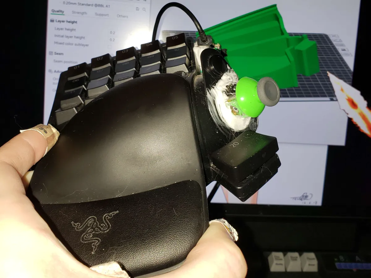 15 Degree Razer Tartarus Ergonomic Stand - Free 3D Print Model - MakerWorld