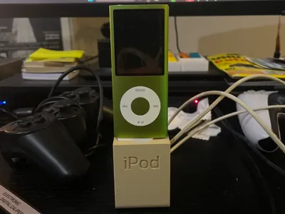 Ipod Nano 4th and 5th stand with charger