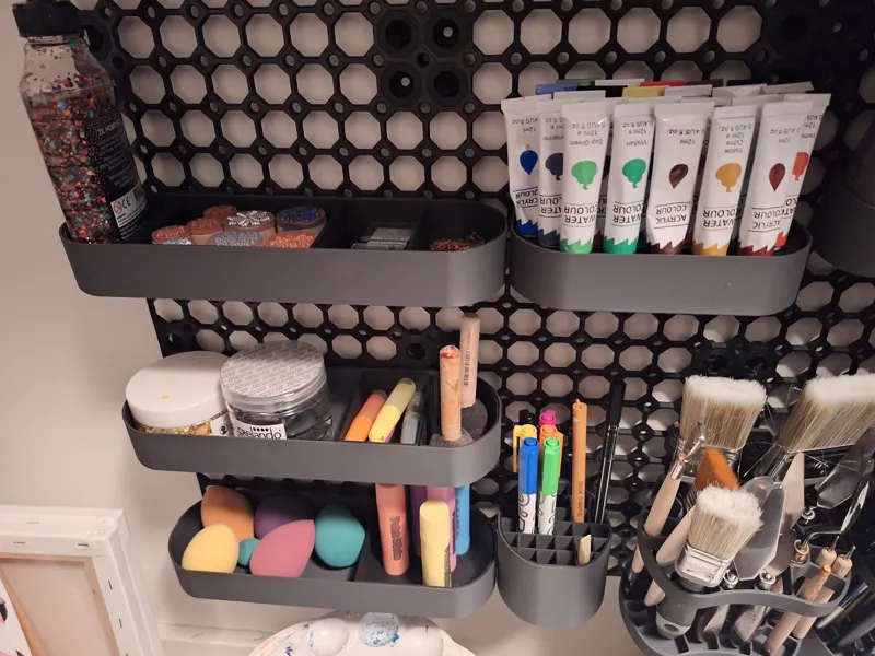 Multiboard trays with inserts