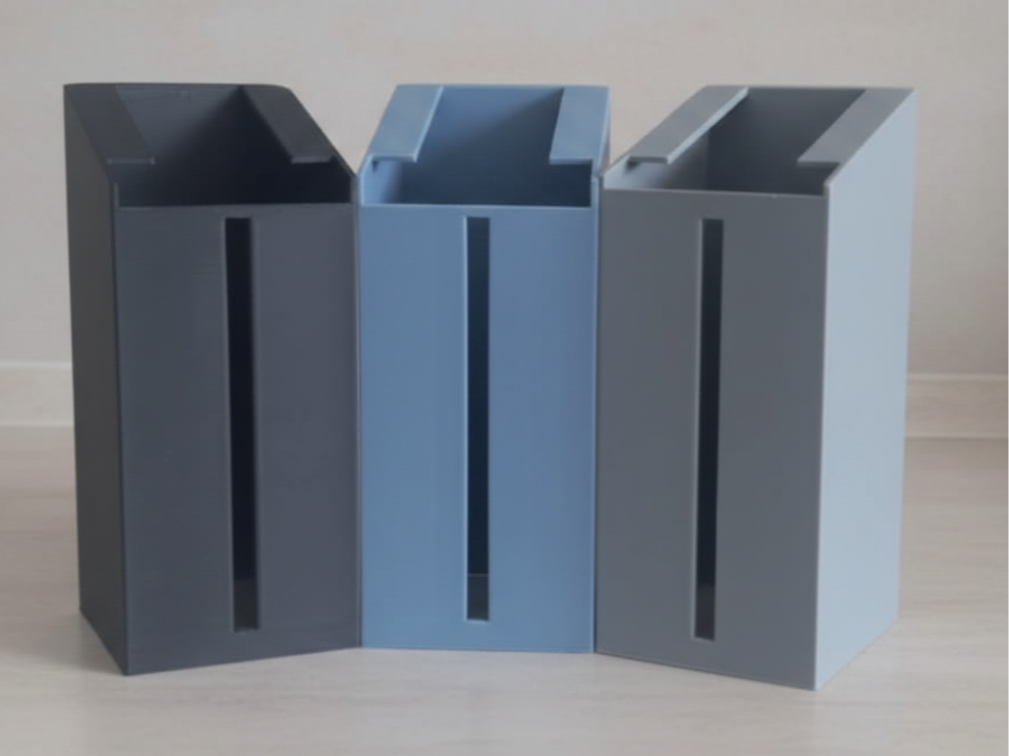 Hangable tea container