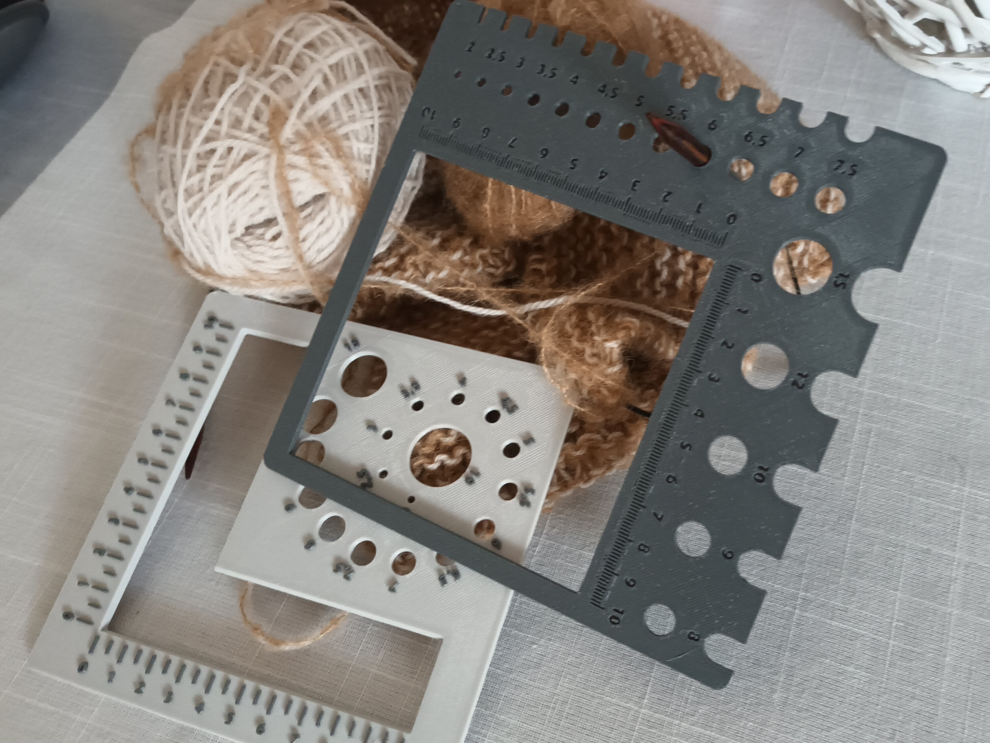 Knitting Gauge 10x10 & Needle Ruler