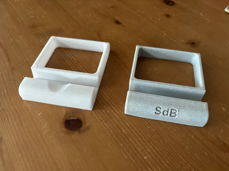 Stand for phone and tablet (with or without case) 