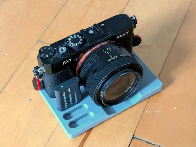 Gridfinity holder for Sony RX1