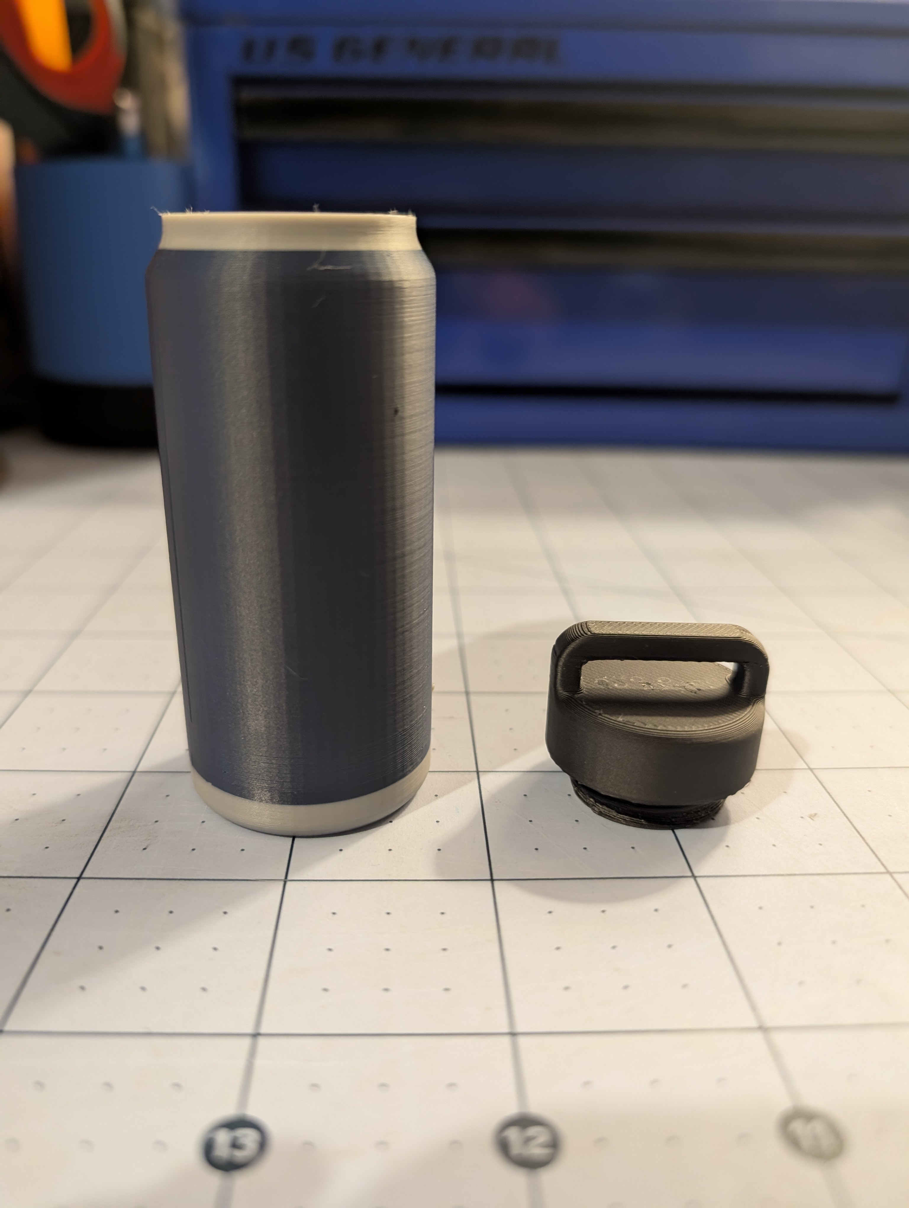 Miniatura 3 do modelo 3D Yeti Chapstick Holder 