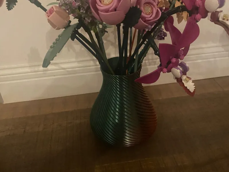 twist vase medium tall