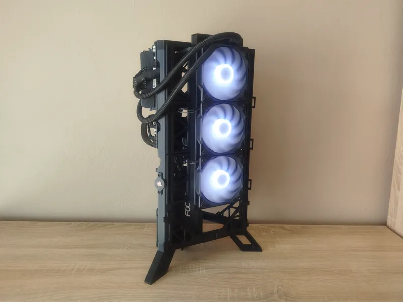 Triangulus ATX Tower