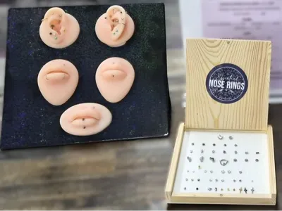 Pierced Silicone Display 4 ports 