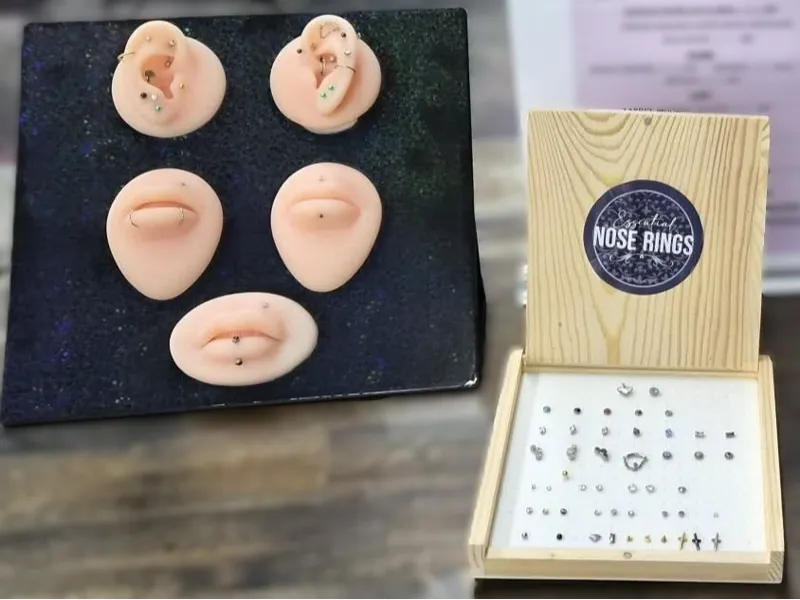 Pierced Silicone Display 4 ports 