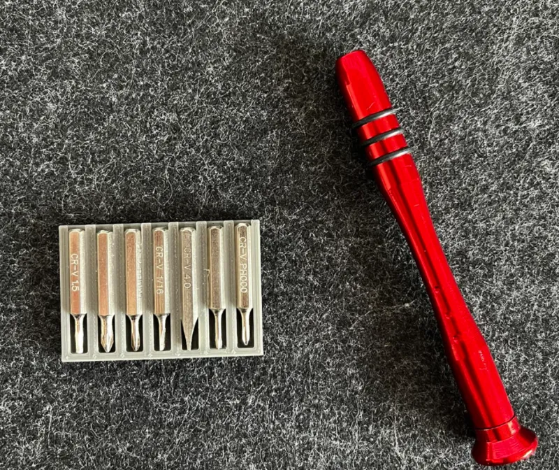 Screwdriver bits holder
