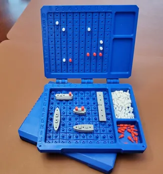 Battleship Game w/ Storage Case English & Cyrillic