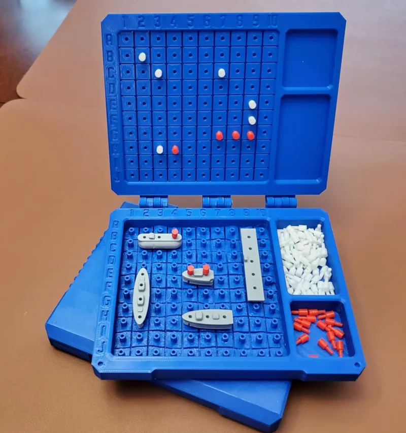 Battleship Game w/ Storage Case English & Cyrillic