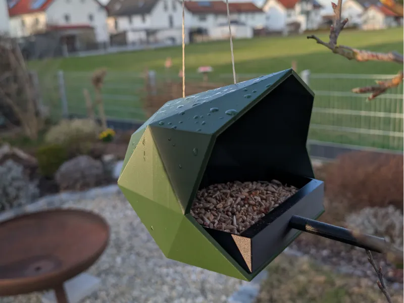 Modern minimalist birdhouse