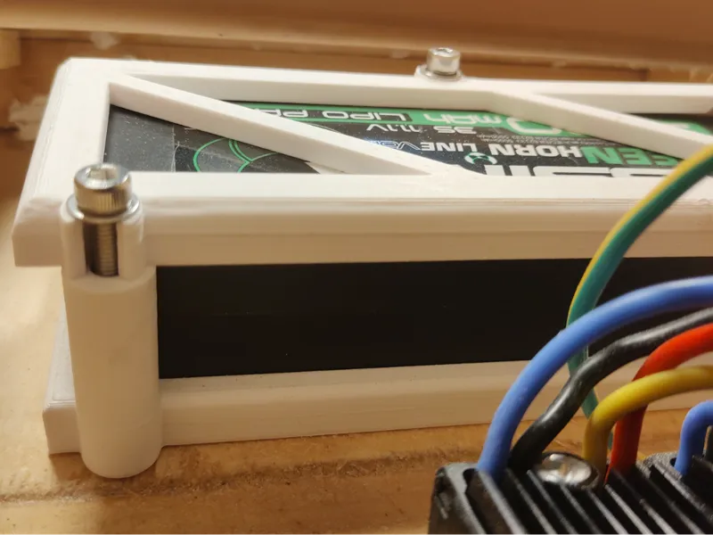 Hard cased 3s Lipo battery pack holder (Absima)