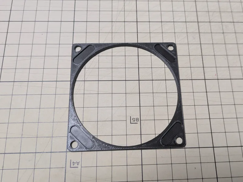 80㎜×80㎜ファン･ガード用スペーサー兼穴開けガイド