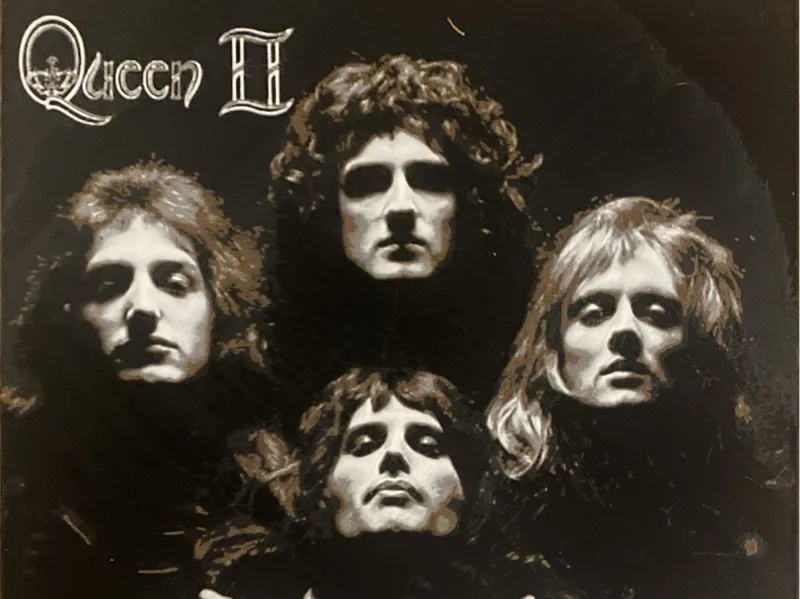 QUEEN II - Queen Album Cover Art (4 Colors)