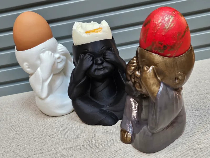 Egg Cup Holder - Funny - ''Eat The Egg''