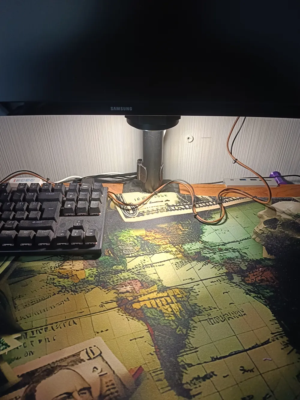 LED Lamp Kit-001 for monitor stand with magnets Remixed by D.M.3Druk ...