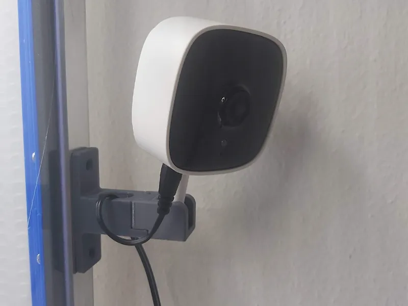 Staffa camera Tapo c110 a slitta