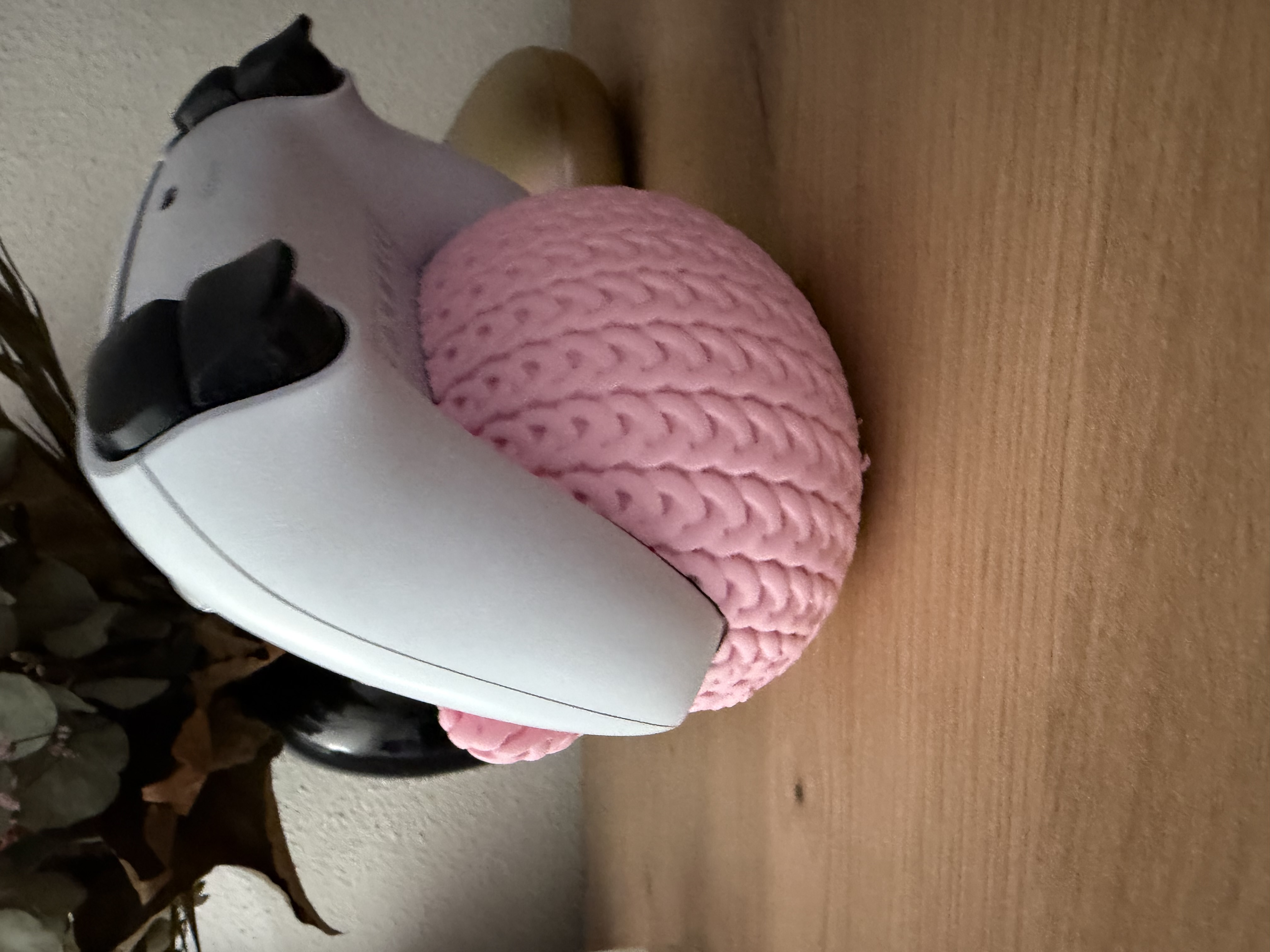 Miniatura 2 do modelo 3D Hello Kitty Knitted PS5 Controllerhalter 
