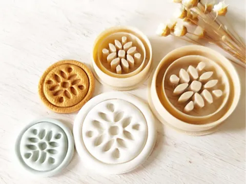 Cortador para modelado: circle polymer clay cutter with internal design — referencia de MakerWorld